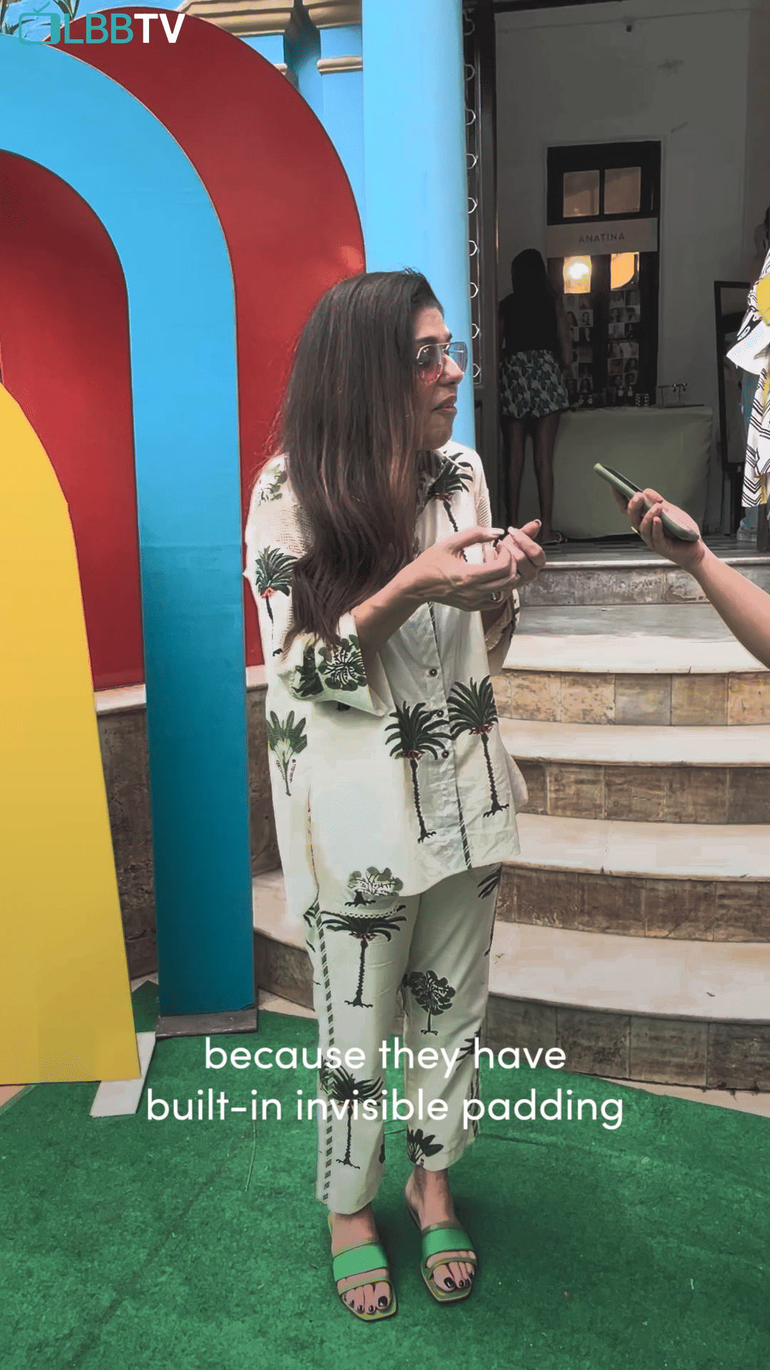 Joint,Fashion,Sleeve,Waist,Style,Cool,Fun,Thigh,Fashion design,Eyewear