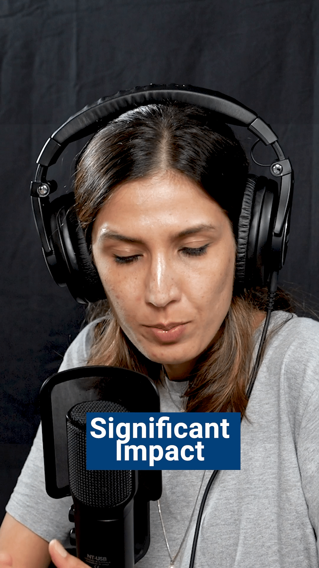 Chin,Hearing,Organ,Output device,Flash photography,Peripheral,Ear,Gadget,Audio equipment,Cool