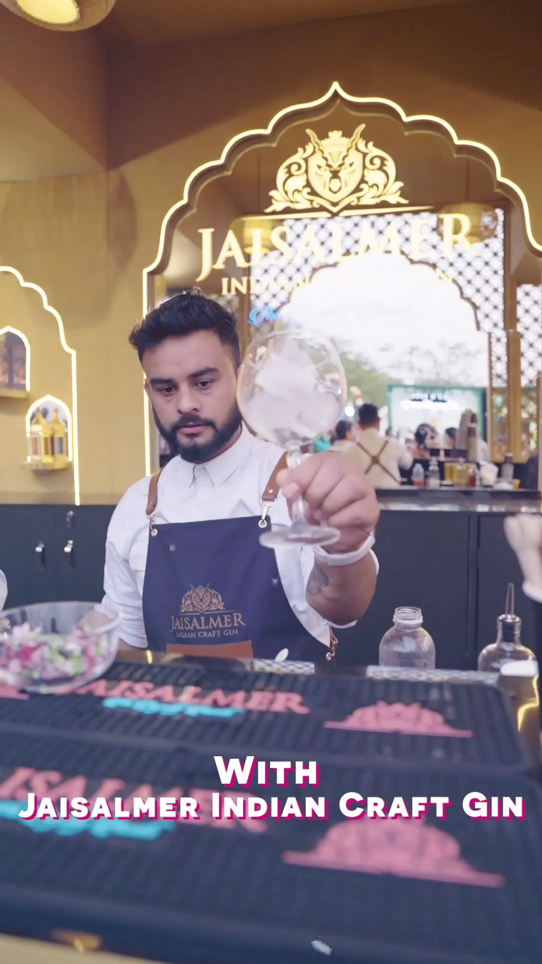 Flash photography,Chef,T-shirt,Eyewear,Beard,Happy,Cooking,Leisure,Event,Entertainment