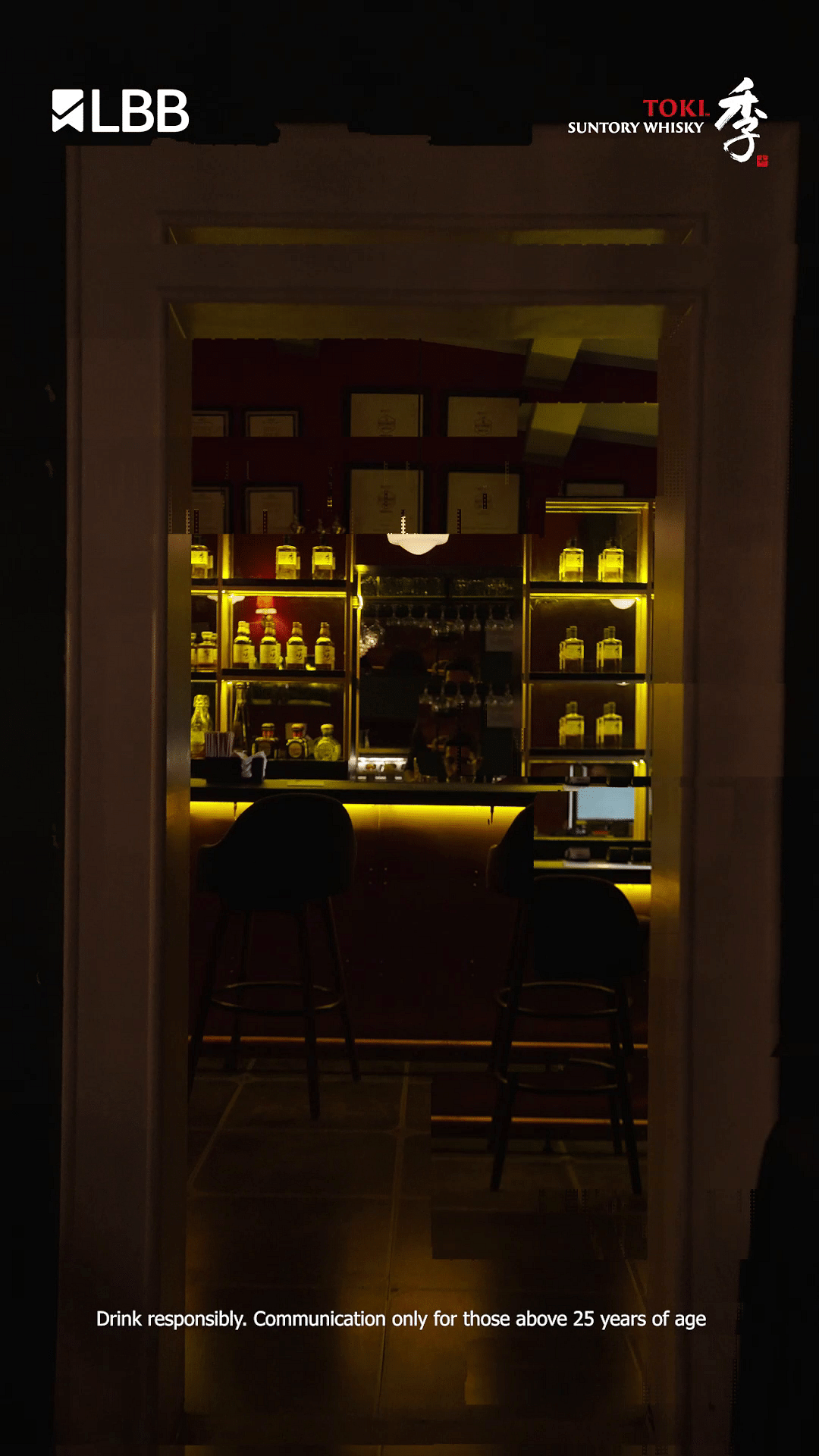 Shelf,Shelving,Bar,Night,Drinking establishment