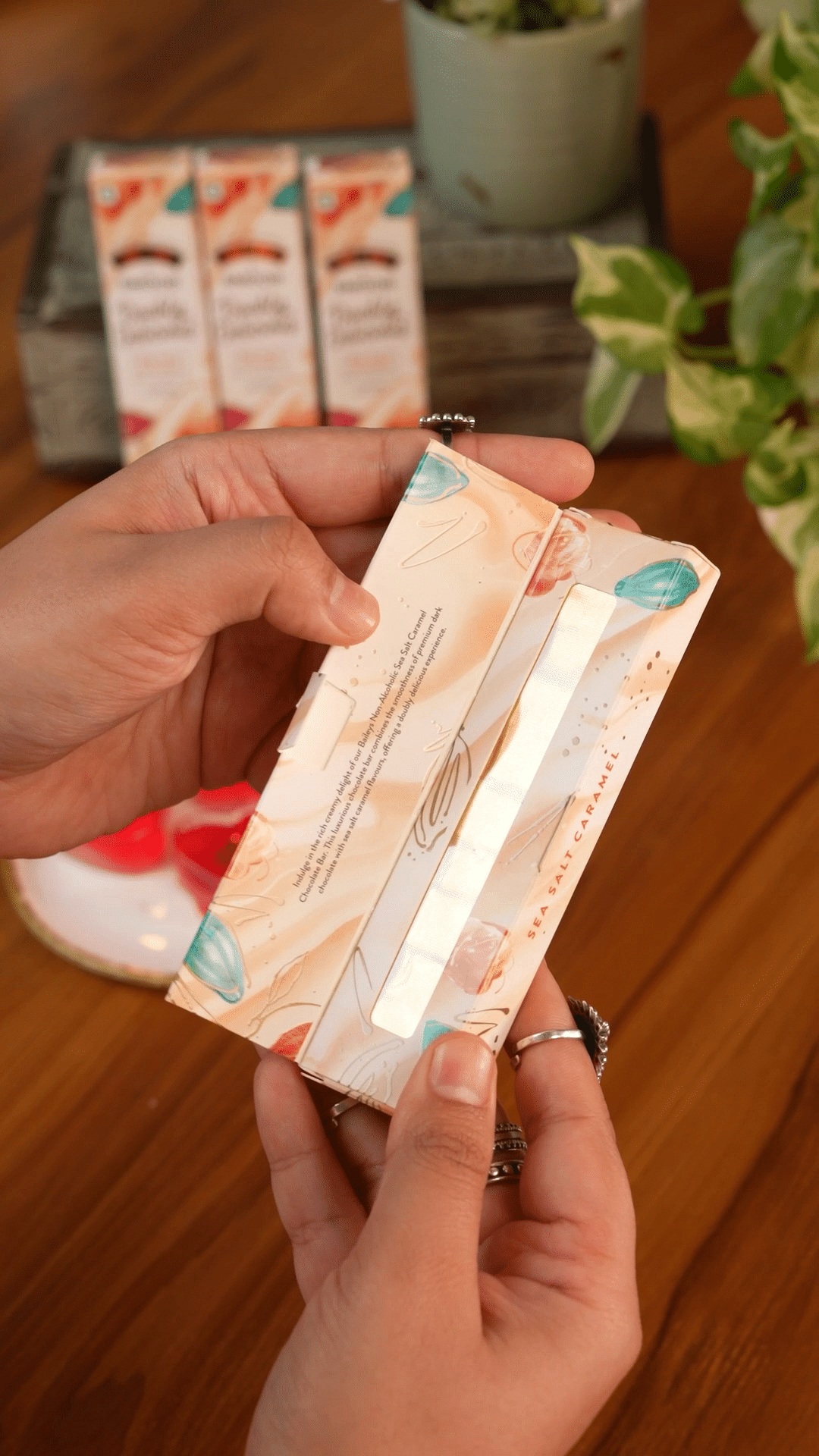 Paper,Paper Product,Packaging and labeling,Nail,Label,Stationery,Ticket,Letter,Office supplies