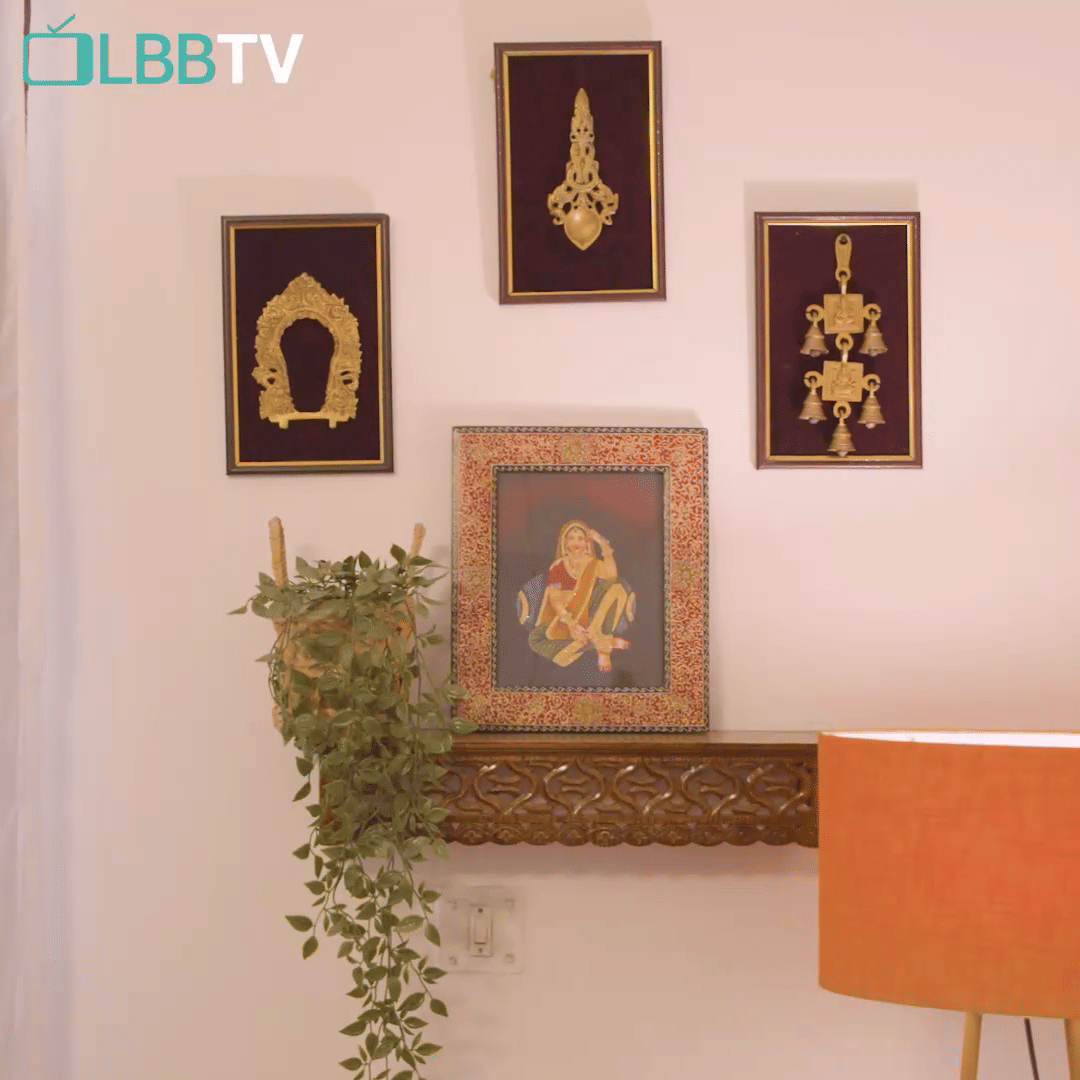 Picture frame,Ornament,Creative arts,Paint,Antique,Still life photography,Brass