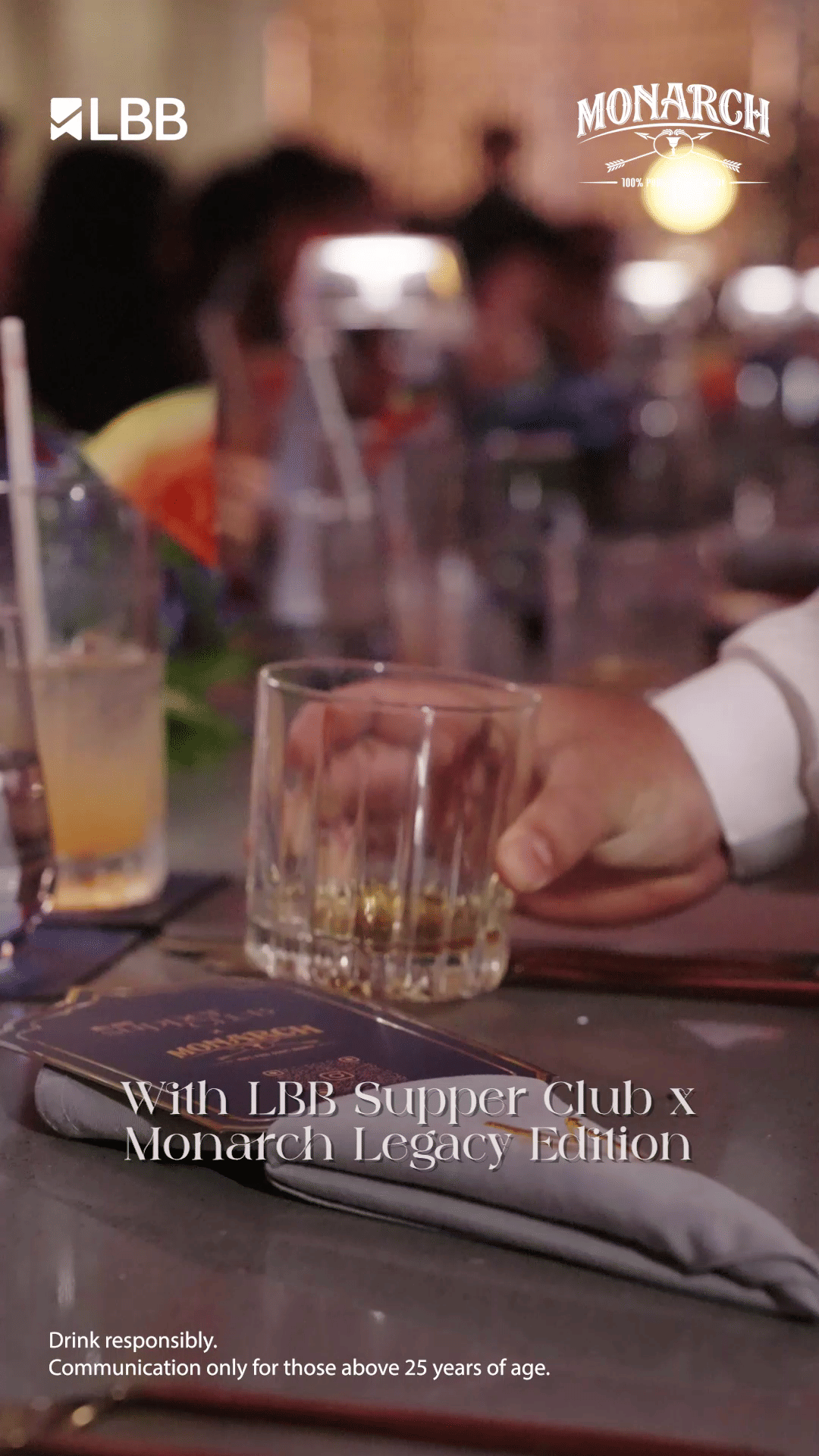 Tableware,Drinkware,Alcoholic drink,Barware,Liquor,Serveware,Highball glass,Old Fashioned glass,Classic cocktail,Cocktail