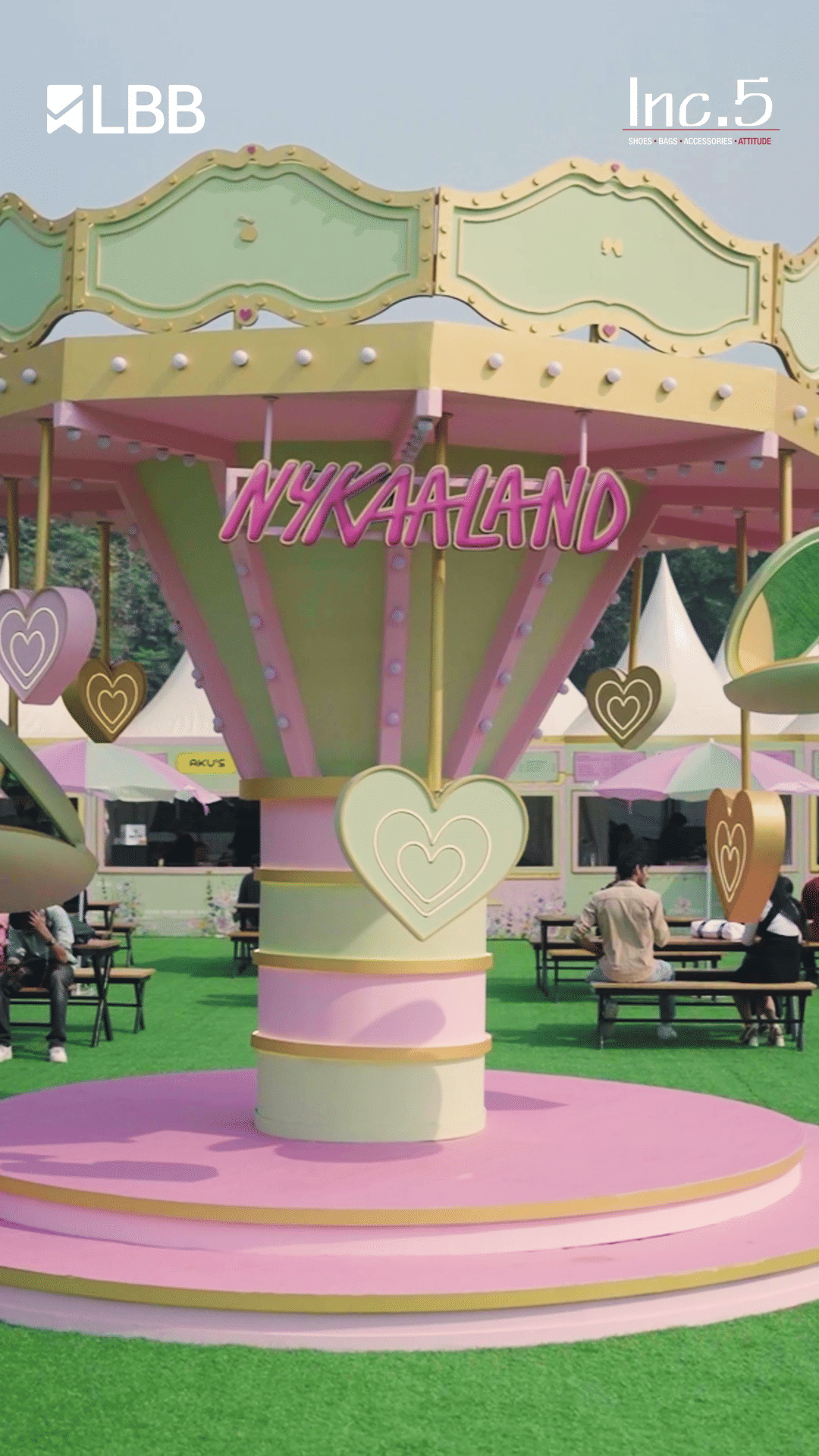 Recreation,Park,Amusement ride,Amusement park,Carousel