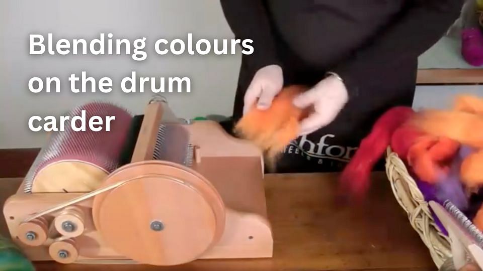Ashford - Blending colours on the drum carder