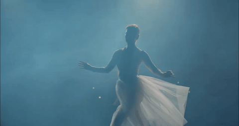 Broadway Linda Outsmarts Tech Scammer in NYC! 🎭