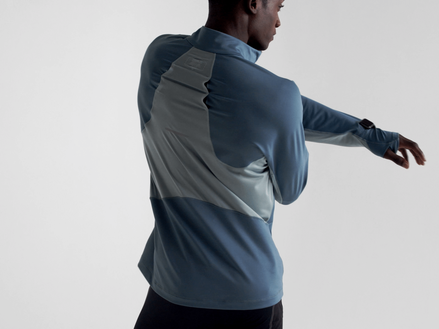 WINTER RUN 1/2 ZIP MID LAYER