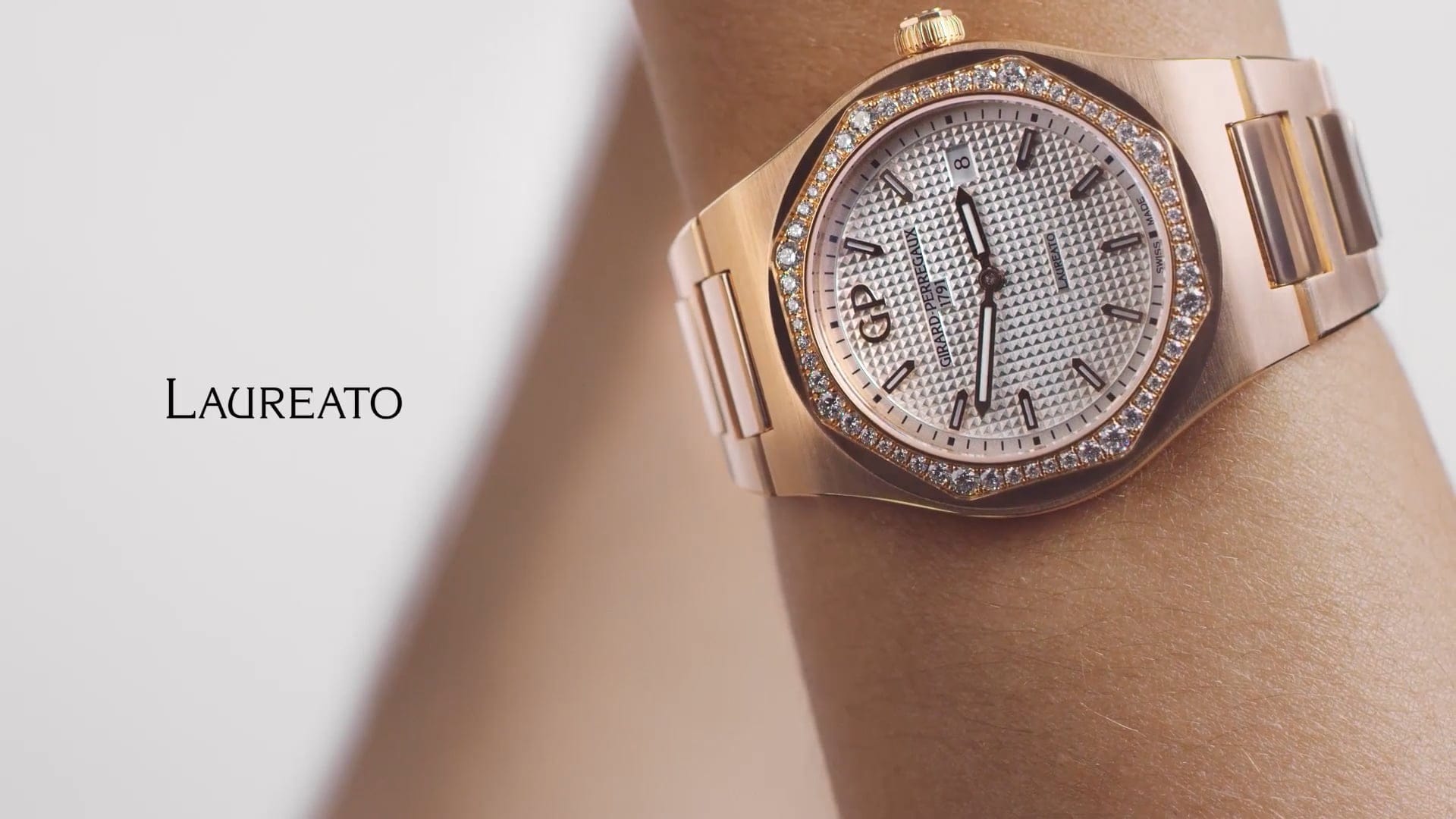 Girard-Perregaux Laureato Quartz Watch | 80189D11A431-11A