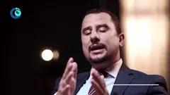 من غرفة العمليات — تقنية DMEK بالهواء لزراعة القرنية