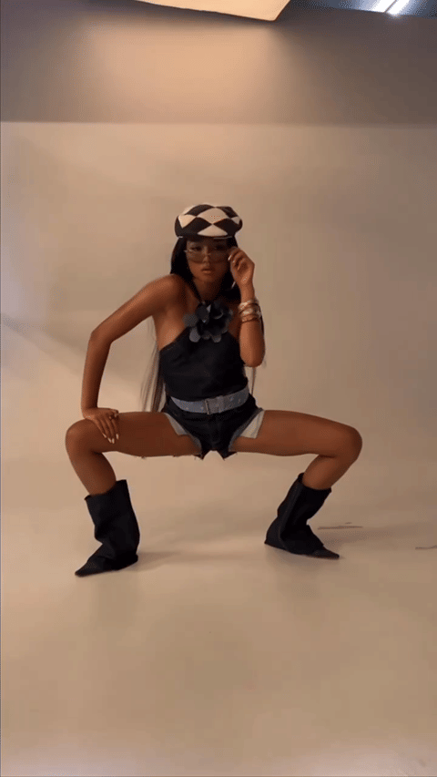 Andreia Aguilon Behind the scenes